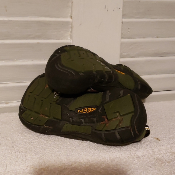 KEEN Shoes - Picture 8 of 8